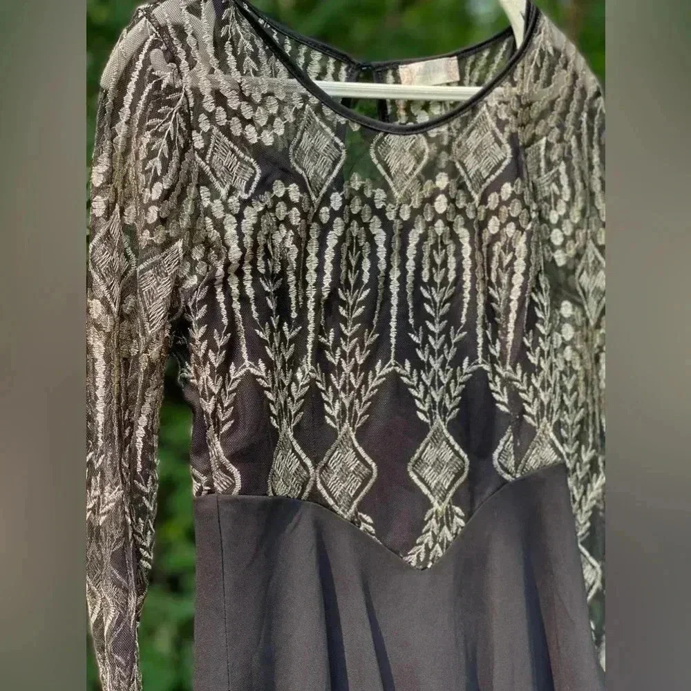 Altar’d State Gold and Black Layered Dress Small - Picture 4 of 7